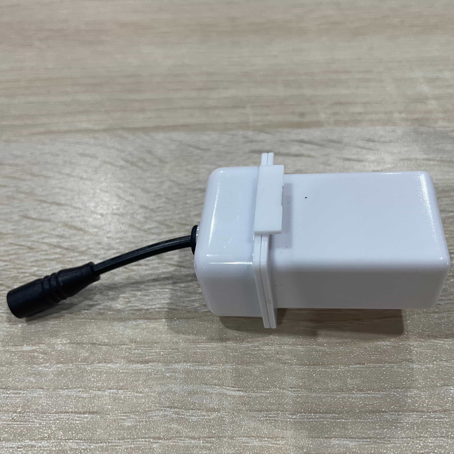 TC-100GE/200GE Emergency Flush Battery Box